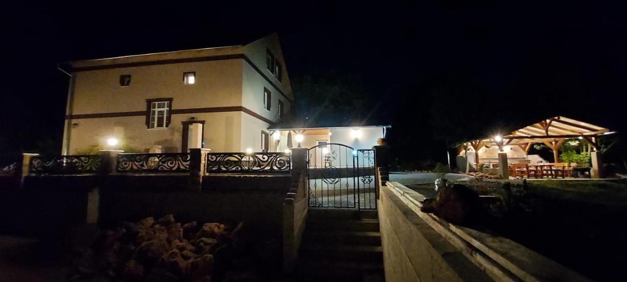 Villa Verteskacsa Vértesacsa エクステリア 写真